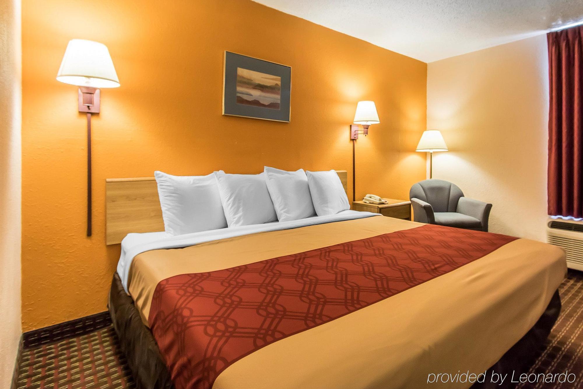 Econo Lodge Скотсборо Экстерьер фото