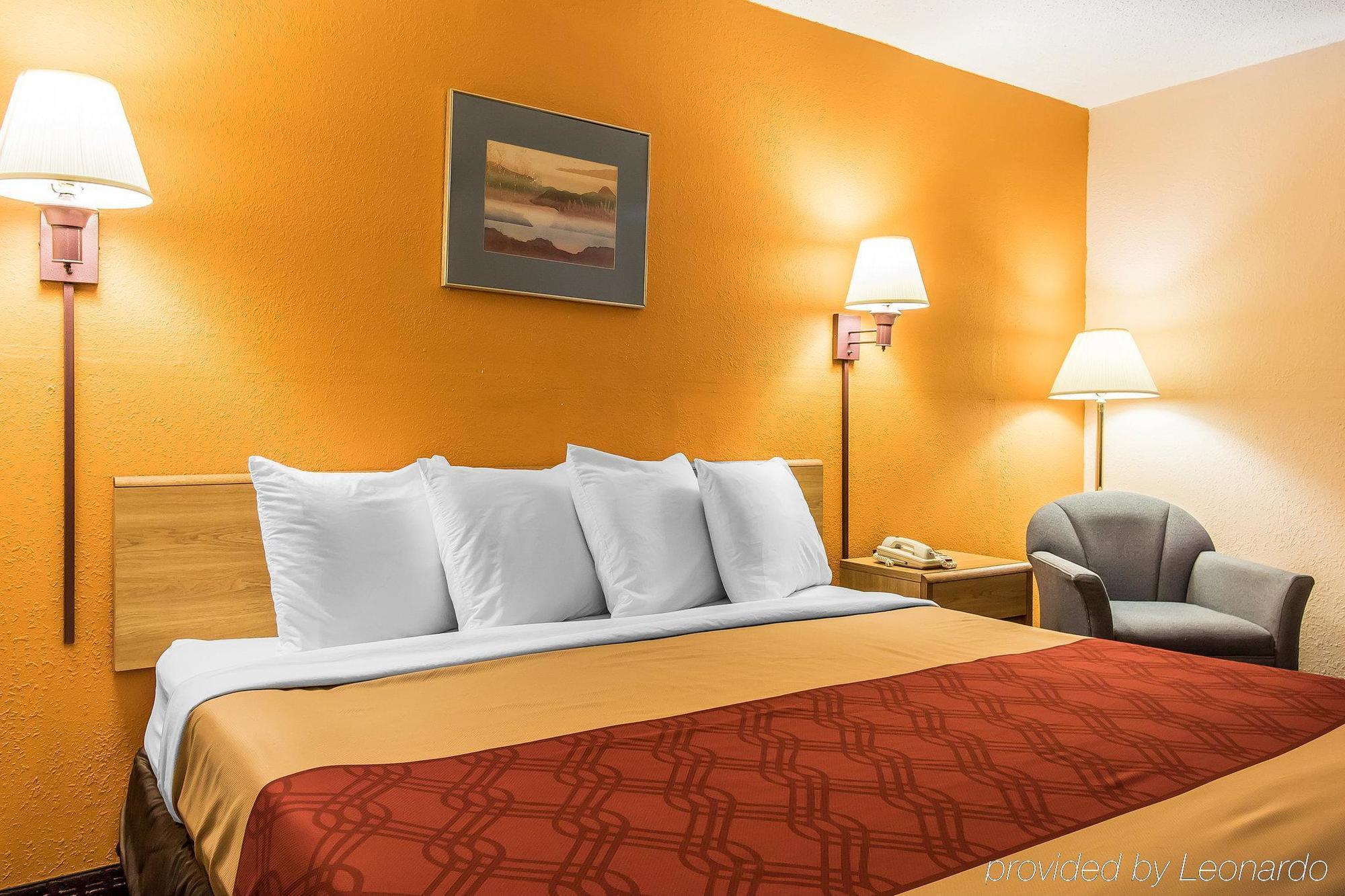 Econo Lodge Скотсборо Экстерьер фото
