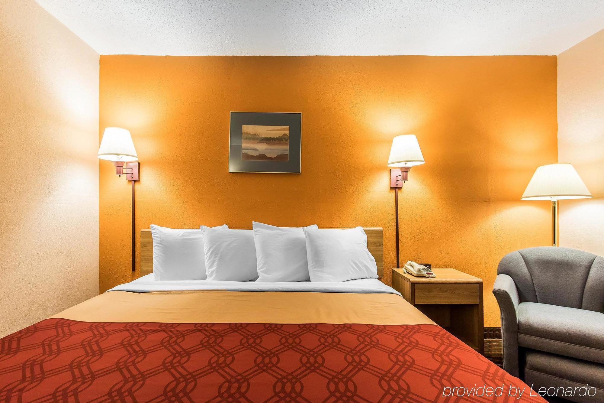 Econo Lodge Скотсборо Экстерьер фото