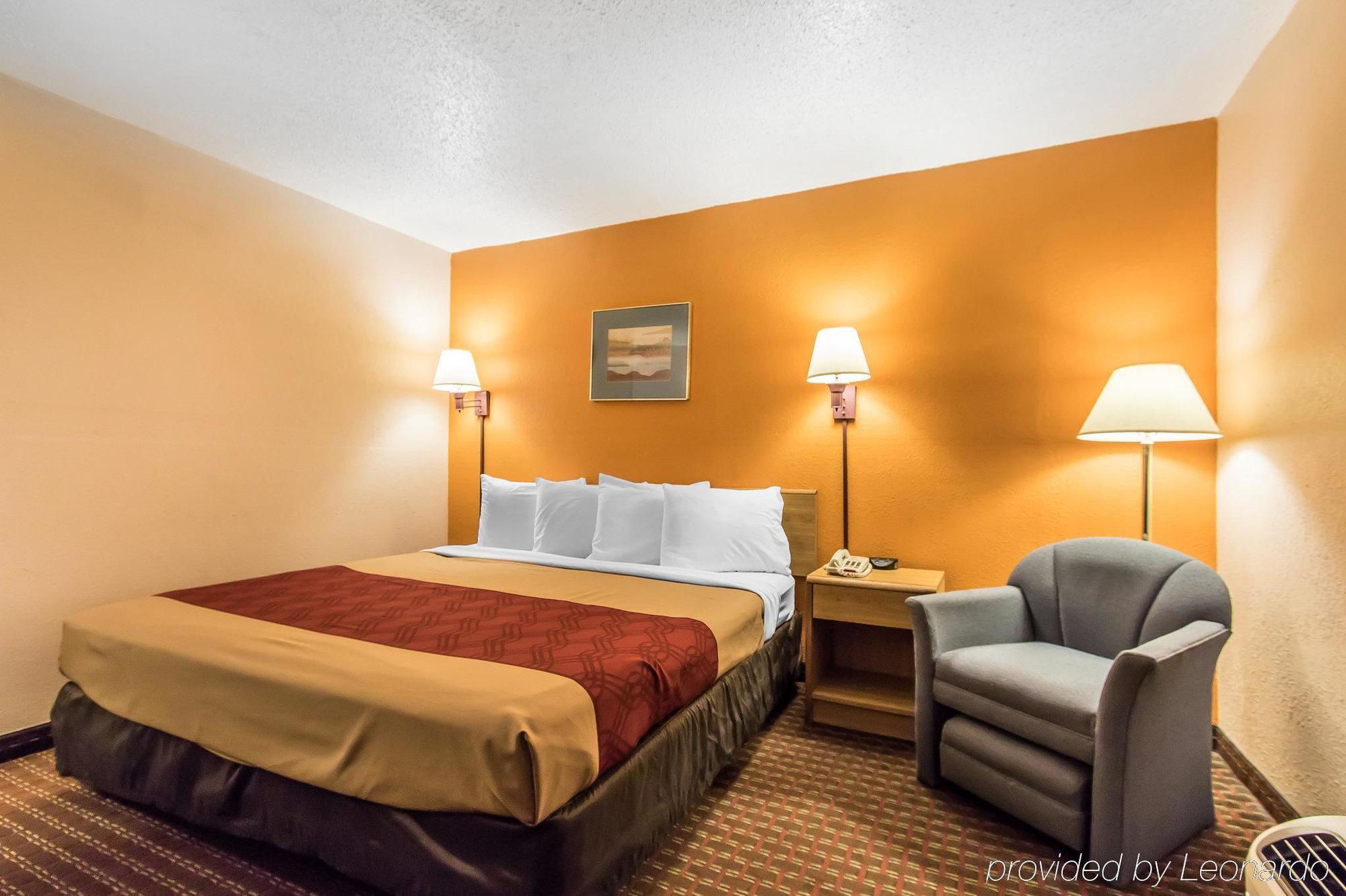 Econo Lodge Скотсборо Экстерьер фото