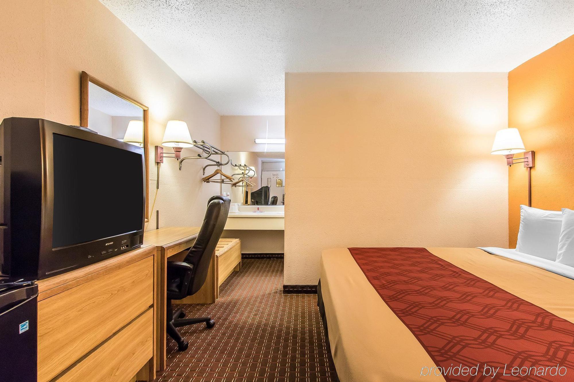 Econo Lodge Скотсборо Экстерьер фото
