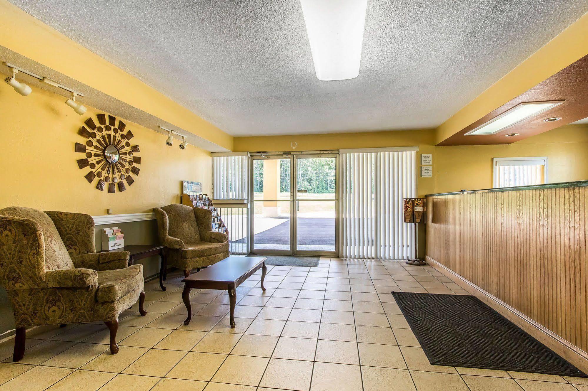 Econo Lodge Скотсборо Экстерьер фото