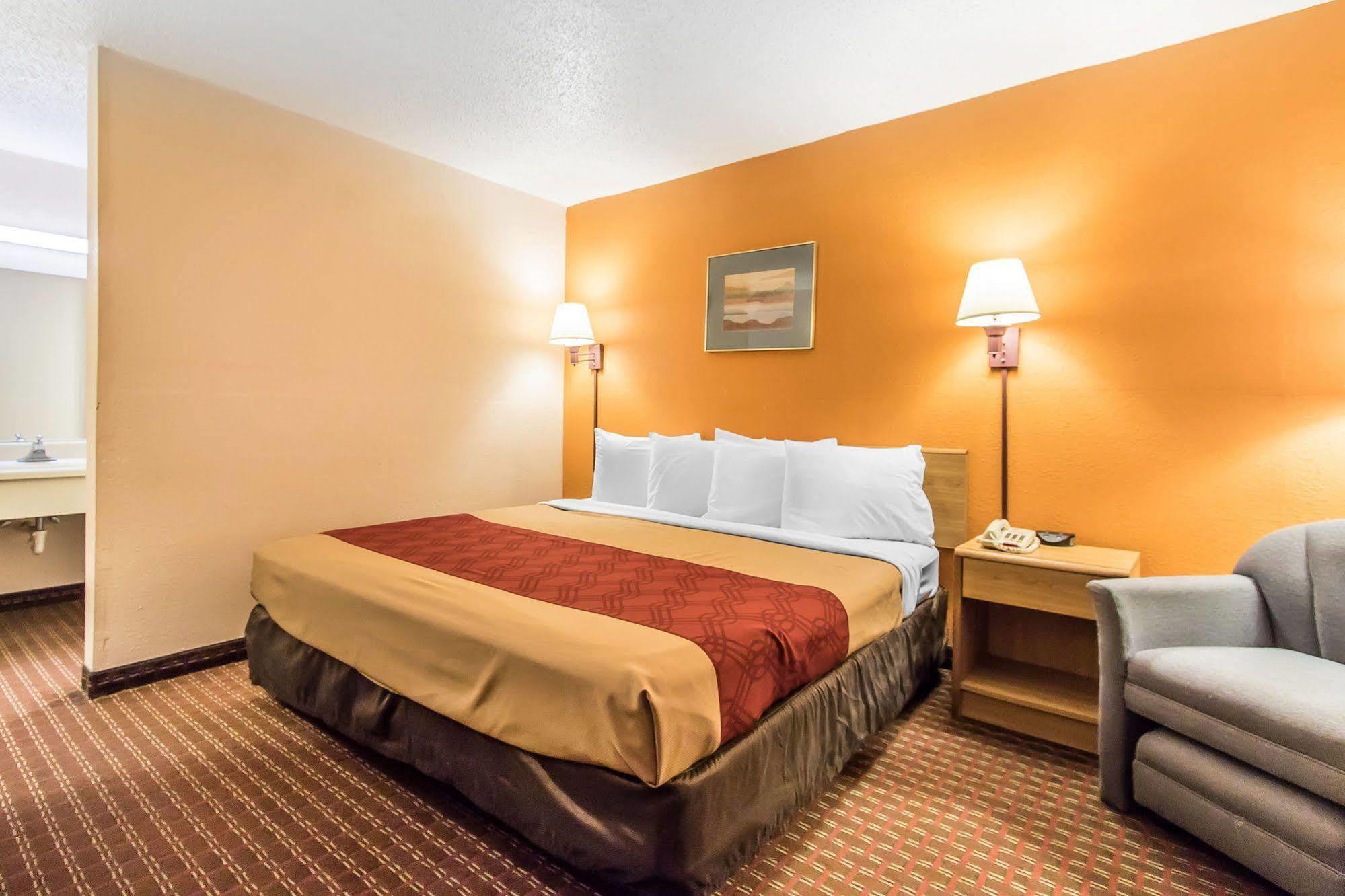 Econo Lodge Скотсборо Экстерьер фото