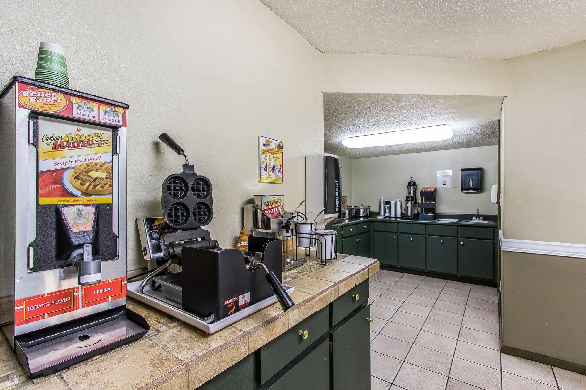 Econo Lodge Скотсборо Экстерьер фото